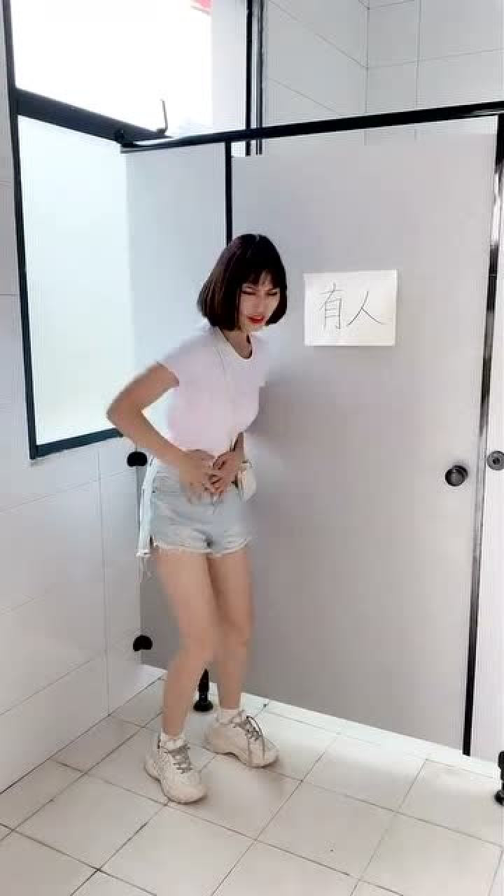 廁拍美女現(xiàn)象背后的多元視角探索