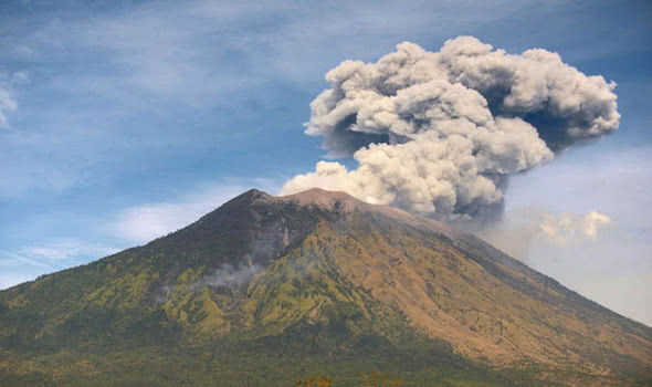 火山最新動態(tài)揭秘，地球噴發(fā)奇跡的探索