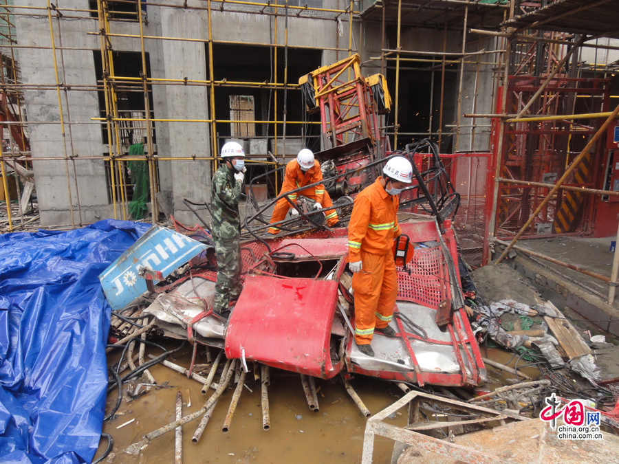 建筑工地事故揭秘，原因、影响及应对策略